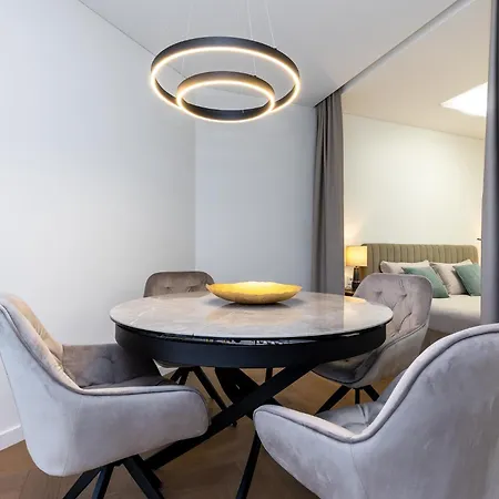 Apartamentas 100 & 1 Butas