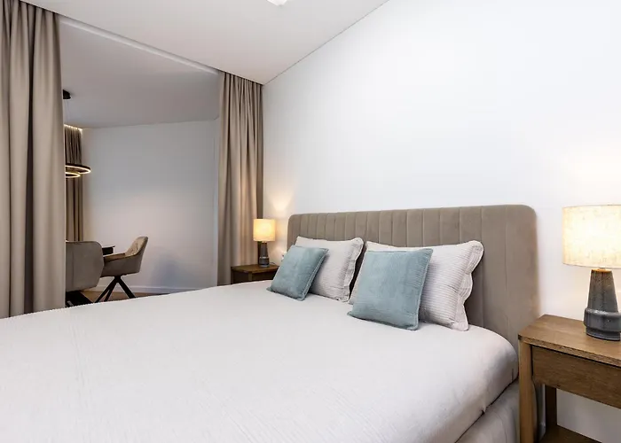 Apartamentas 100 & 1 *