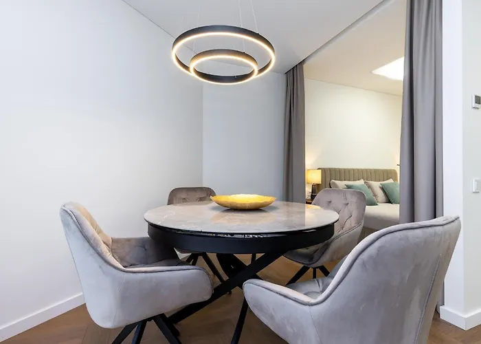 Apartamentas 100 & 1 דירה